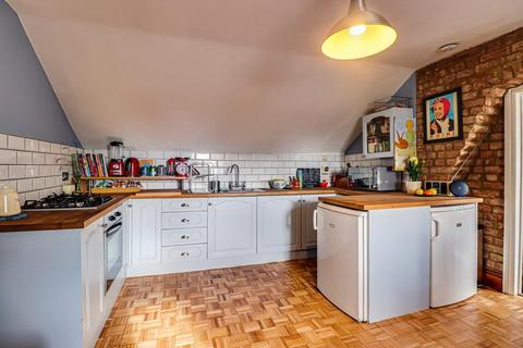 Flat F, 5 Avenue Road, Westcliff-on-sea, SS0 7PN