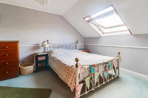 Flat F, 5 Avenue Road, Westcliff-on-sea, SS0 7PN