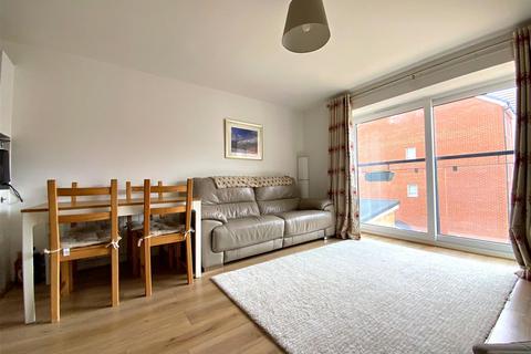 2 bedroom flat for sale, Plough House, Harrow Close, Bedford