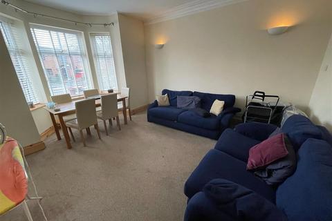 1 bedroom in a house share to rent, Carmoor Road, Chorlton--upon-Medlock, Manchester
