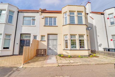 27a Cotswold Road, Westcliff-on-sea, SS0 8AA