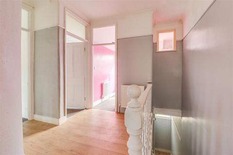 27a Cotswold Road, Westcliff-on-sea, SS0 8AA