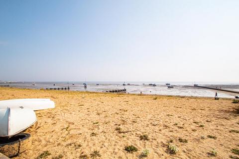 174a Eastern Esplanade, Southend-on-sea, SS1 3AA