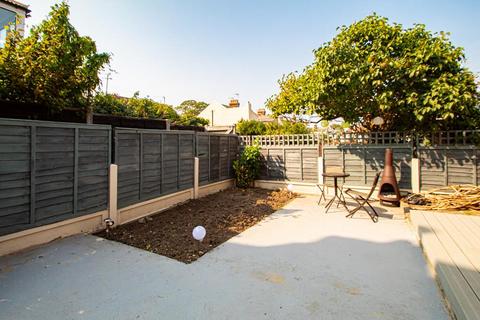 174a Eastern Esplanade, Southend-on-sea, SS1 3AA