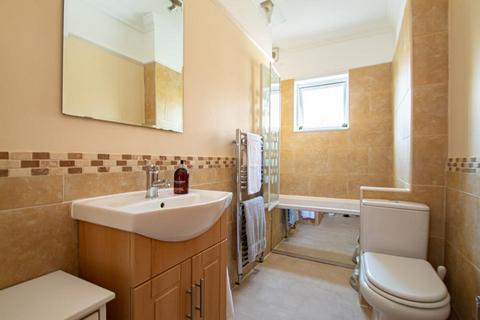 174a Eastern Esplanade, Southend-on-sea, SS1 3AA