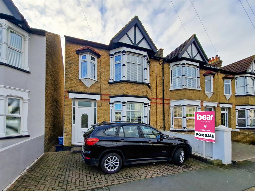 Central Avenue, SouthendonSea SS2 3 bed semidetached house for sale