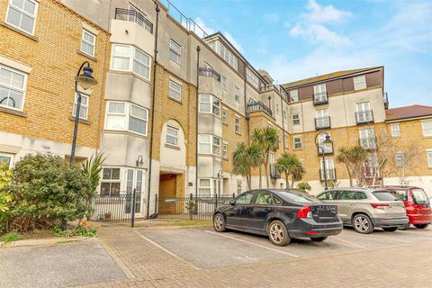 2 bedroom flat for sale, Forge Way, Southend-on-Sea SS1