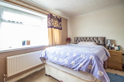 2 bedroom flat for sale, Rochford Garden Way, Rochford SS4