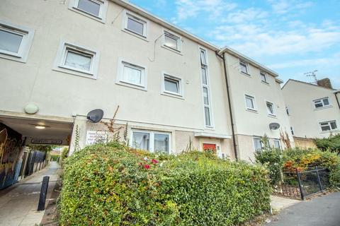 2 bedroom flat for sale, Rochford Garden Way, Rochford SS4