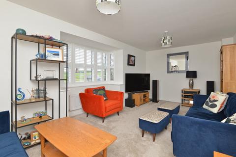 48 Dart Avenue, Exeter, EX2 7FX