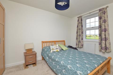 48 Dart Avenue, Exeter, EX2 7FX