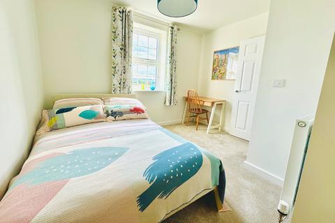 48 Dart Avenue, Exeter, EX2 7FX