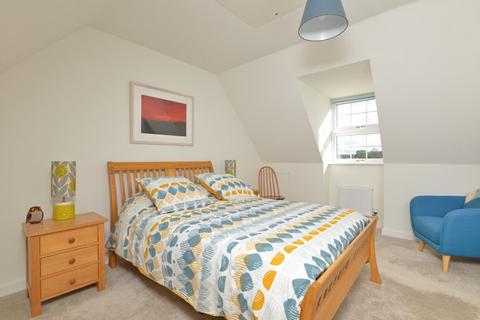48 Dart Avenue, Exeter, EX2 7FX