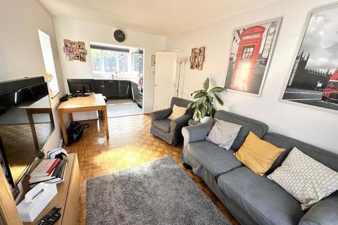 2 bedroom maisonette to rent, Turnpike Lane, Uxbridge