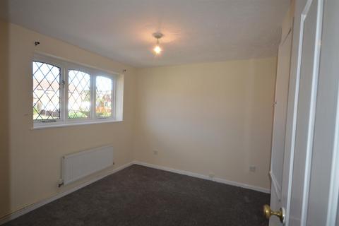 2 bedroom townhouse to rent, Summerhill Drive, Waterhayes