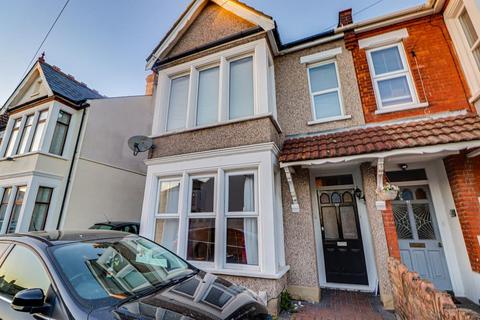 39 Ambleside Drive, Southend-on-sea, SS1 2UT