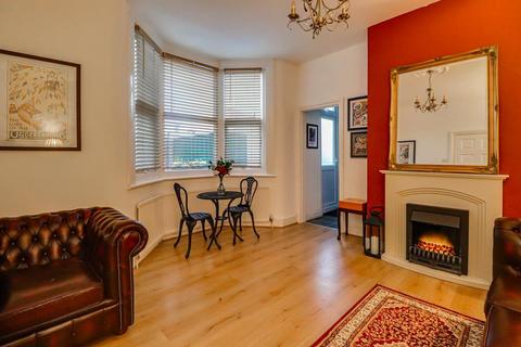 39 Ambleside Drive, Southend-on-sea, SS1 2UT