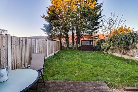 39 Ambleside Drive, Southend-on-sea, SS1 2UT