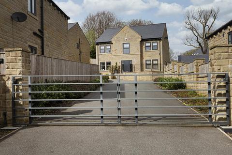 4 bedroom detached house for sale, Snelsins Road, Cleckheaton