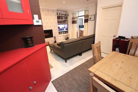 2 bedroom flat for sale, Ladbroke Grove, London, W10