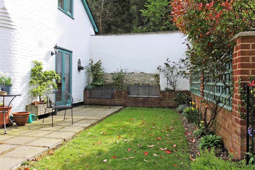 3 Dairy Cottages, Stockbridge - South Facing Garde