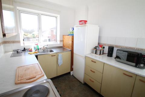 2 bedroom flat to rent, Willington Street, Maidstone ME15