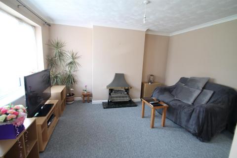 2 bedroom flat to rent, Willington Street, Maidstone ME15