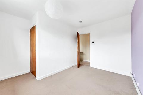 19 Colyer Close, London, SE9 3QG