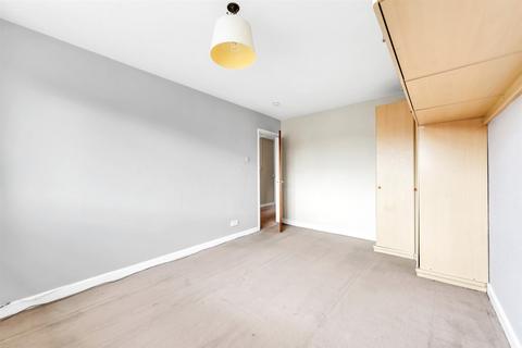 19 Colyer Close, London, SE9 3QG