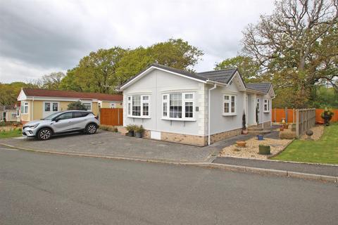 East Cowes - 2 bedroom mobile home for sale