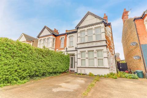 10a Ceylon Road, Westcliff-on-sea, SS0 7HP