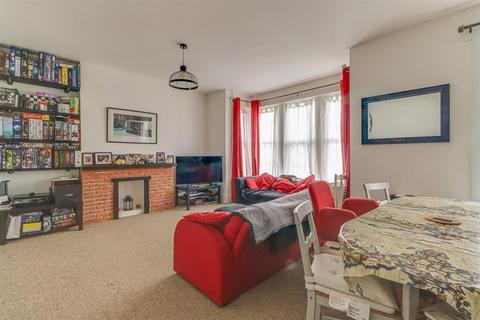10a Ceylon Road, Westcliff-on-sea, SS0 7HP