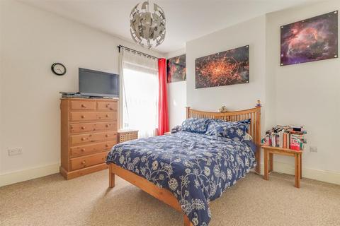 10a Ceylon Road, Westcliff-on-sea, SS0 7HP