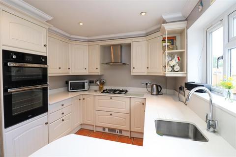 9 Andrews Close, Church Crookham, Fleet, GU52 6HF