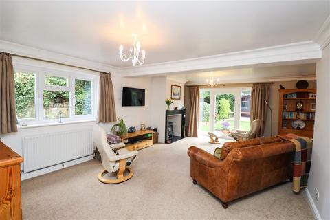 9 Andrews Close, Church Crookham, Fleet, GU52 6HF