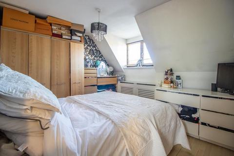 19 Allerton Close, Rochford, SS4 3AR