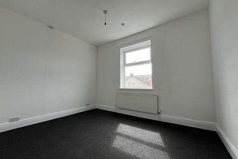 4 bedroom maisonette to rent, Northumberland Avenue, Blackpool, Lancashie