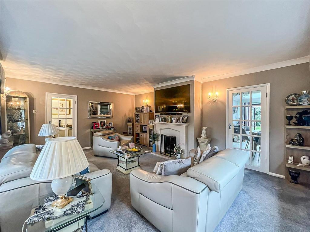 Living-dining room
