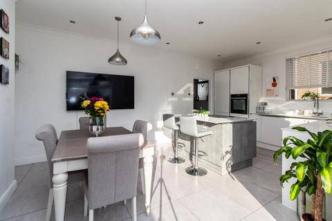 64 Byrne Drive, Southend-on-sea, SS2 6SA