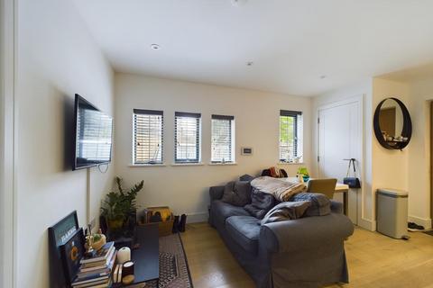 2 bedroom house to rent, Abbeville Road, London SW4