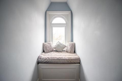 17d Cossington Road, Westcliff-on-sea, SS0 7NJ