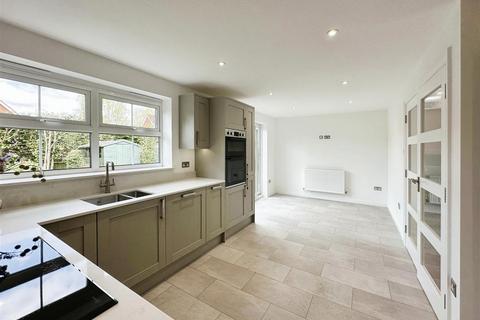 4 bedroom detached house for sale, Medley Grove, Whitnash, Leamington Spa