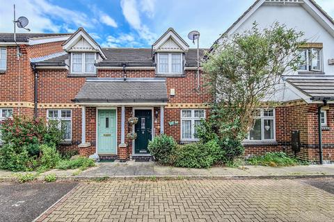 25 Claremont Close, Westcliff-on-sea, SS0 7UA