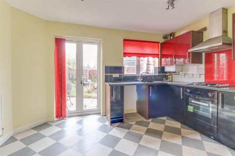 25 Claremont Close, Westcliff-on-sea, SS0 7UA