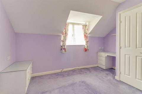 25 Claremont Close, Westcliff-on-sea, SS0 7UA