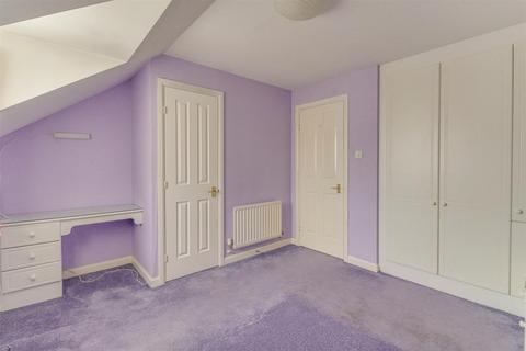 25 Claremont Close, Westcliff-on-sea, SS0 7UA