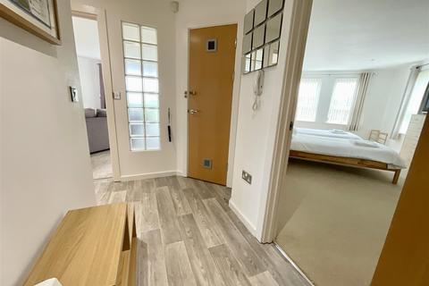 2 bedroom flat for sale, Cwrt Mary Welch, Pentre Doc Y Gogledd, Llanelli