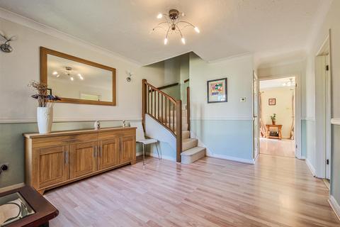 2 Fitzwarren, Shoeburyness, Southend-on-sea, SS3 8BS