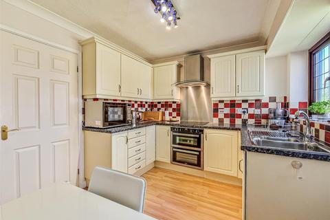 2 Fitzwarren, Shoeburyness, Southend-on-sea, SS3 8BS