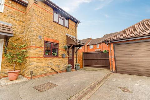 47 Colne Drive, Shoeburyness, Southend-on-sea, SS3 8XP